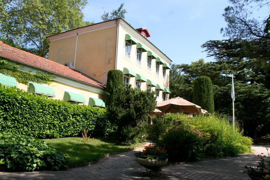 Отель Le Cedre De Soyons Экстерьер фото